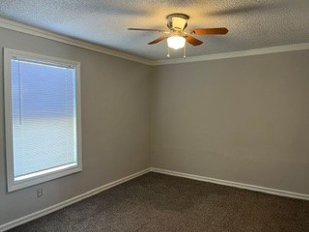 901 Davis Street, Grand Prairie, TX 75050 — photo 5