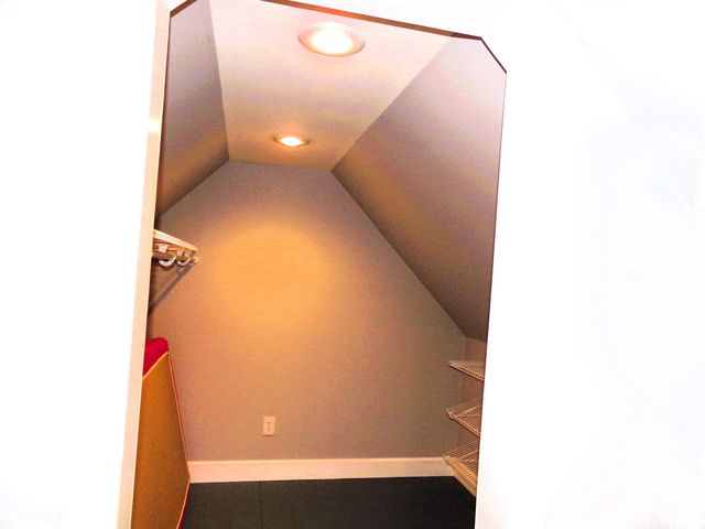 2316 EAST Street, Davenport, IA 52803