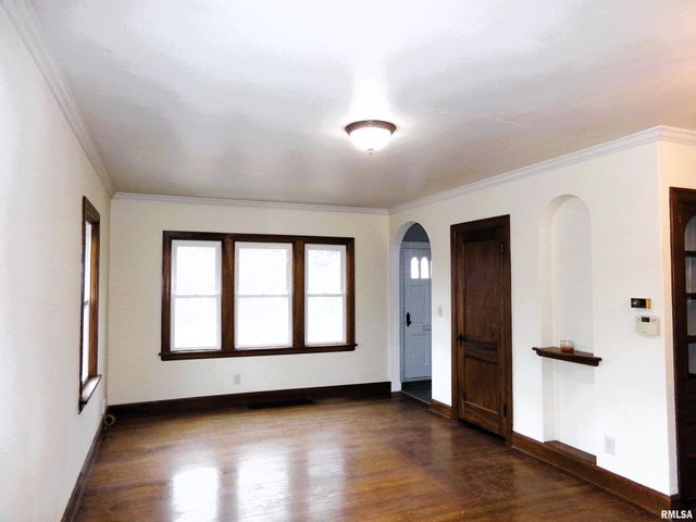 2316 EAST Street, Davenport, IA 52803