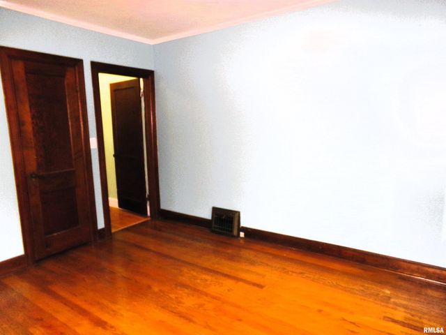 2316 EAST Street, Davenport, IA 52803