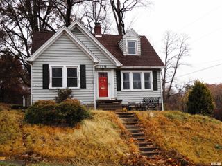 2316 EAST Street, Davenport, IA 52803