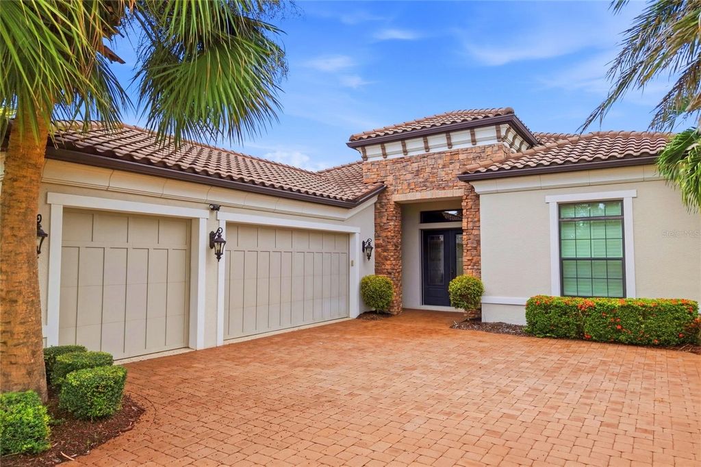 Image 2 of property listing at 13309 MALACHITE DRIVE, Bradenton, FL 34211
