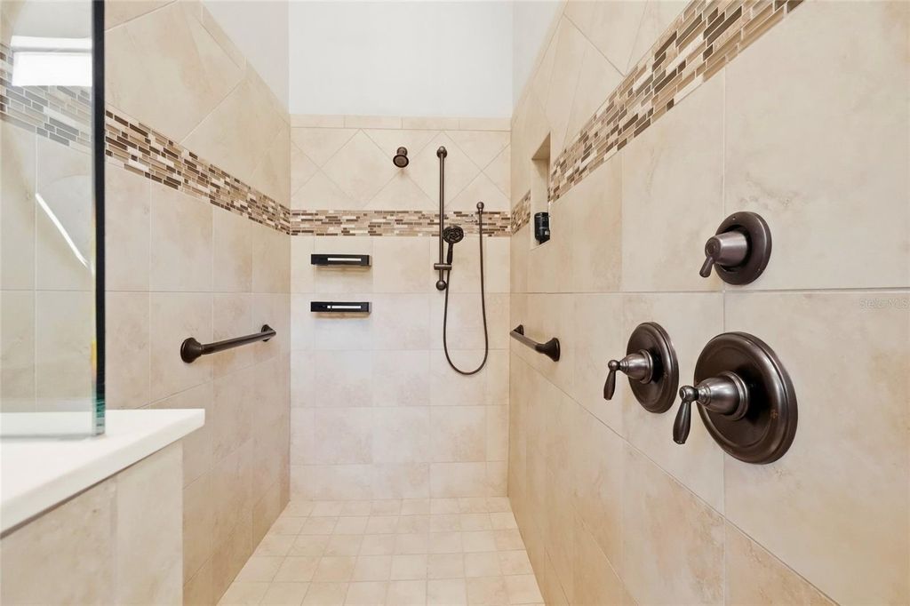 Image 26 of property listing at 13309 MALACHITE DRIVE, Bradenton, FL 34211