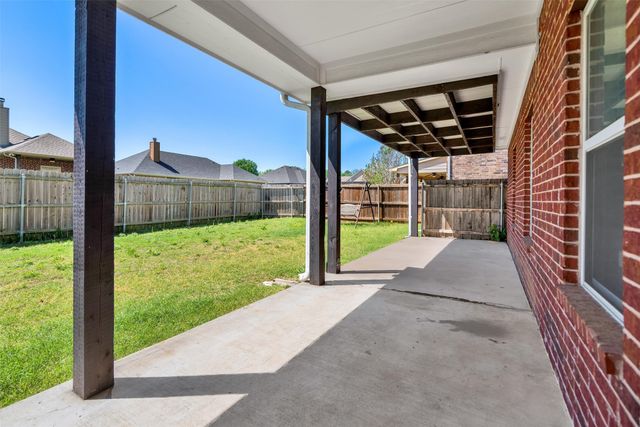 105 Ashlyn Court, Whitesboro, TX 76273