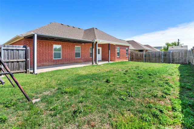 105 Ashlyn Court, Whitesboro, TX 76273