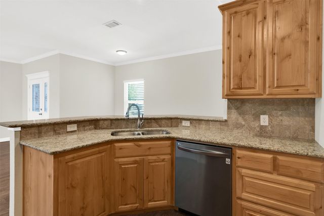 105 Ashlyn Court, Whitesboro, TX 76273