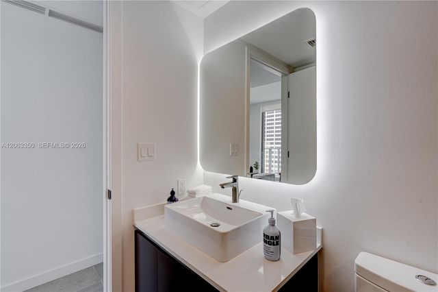 227 NE 2nd Street 2500, Miami, FL 33132