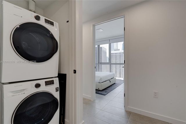 227 NE 2nd Street 2500, Miami, FL 33132
