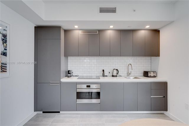 227 NE 2nd Street 2500, Miami, FL 33132