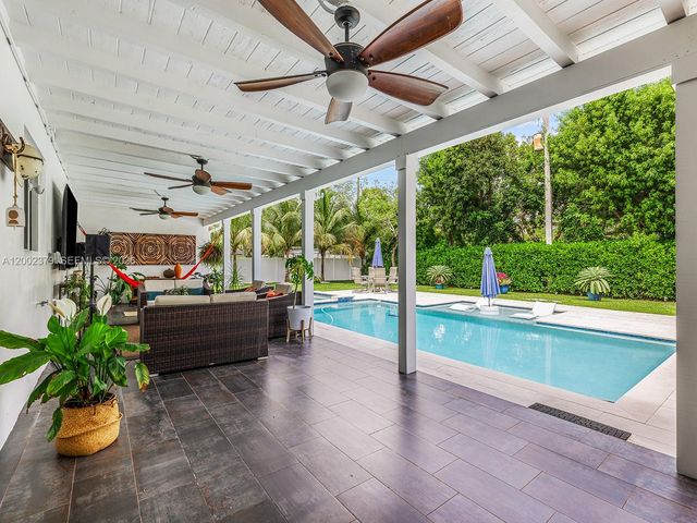 7495 SW 73rd Ter, Miami, FL 33143