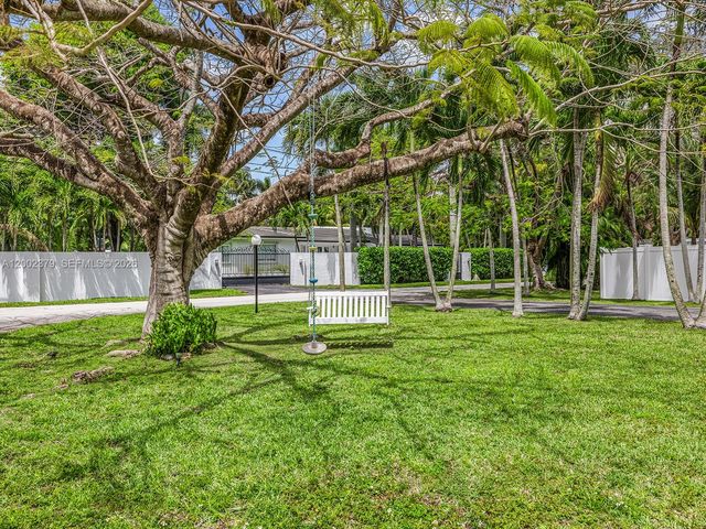 7495 SW 73rd Ter, Miami, FL 33143