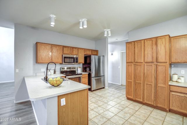 3802 W FALLEN LEAF Lane, Glendale, AZ 85310
