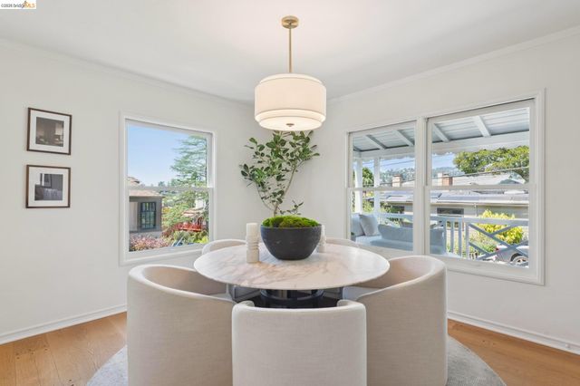 1841 Carter St, Oakland, CA 94602