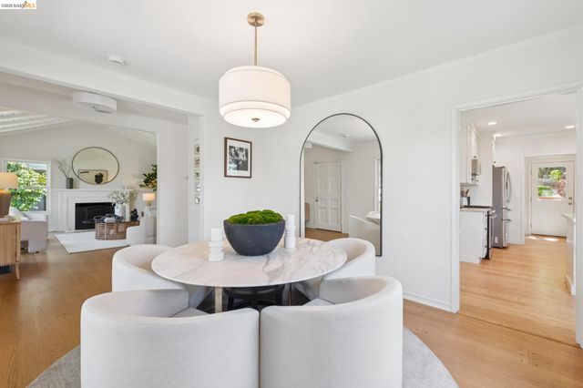 1841 Carter St, Oakland, CA 94602