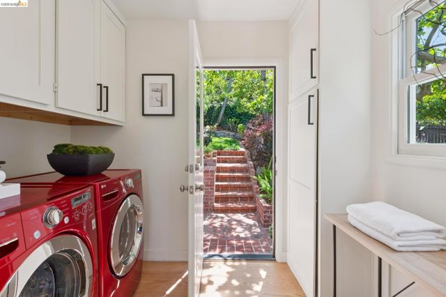 1841 Carter St, Oakland, CA 94602