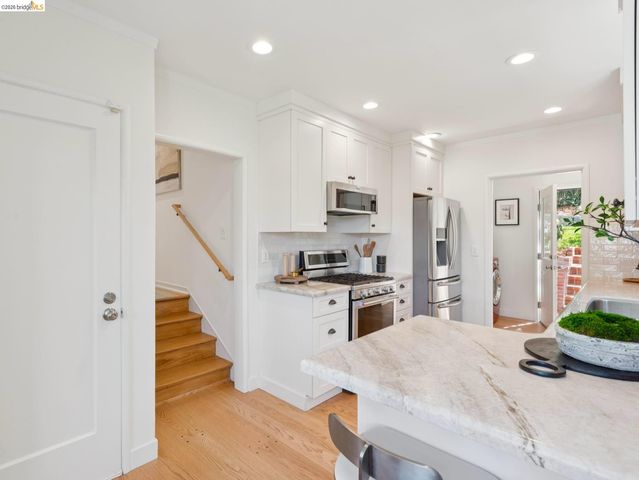 1841 Carter St, Oakland, CA 94602