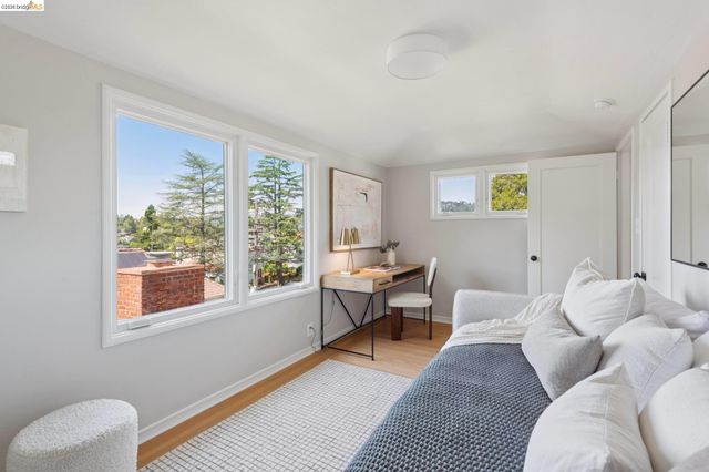 1841 Carter St, Oakland, CA 94602