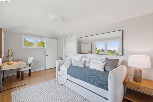 1841 Carter St, Oakland, CA 94602