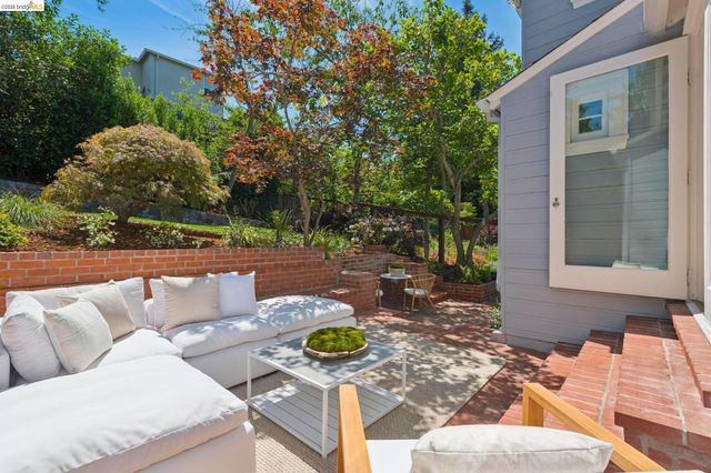 1841 Carter St, Oakland, CA 94602