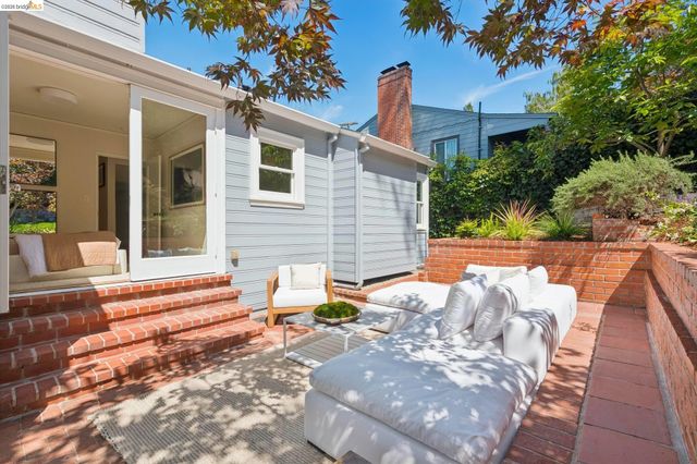 1841 Carter St, Oakland, CA 94602
