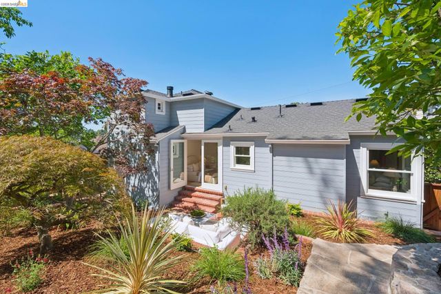 1841 Carter St, Oakland, CA 94602