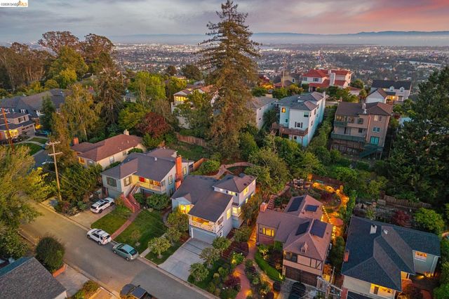 1841 Carter St, Oakland, CA 94602