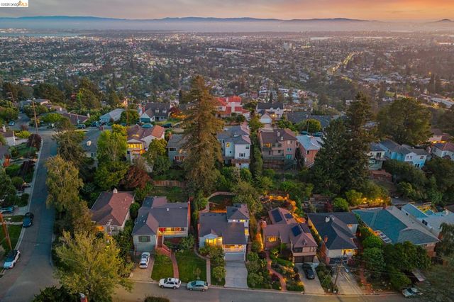1841 Carter St, Oakland, CA 94602