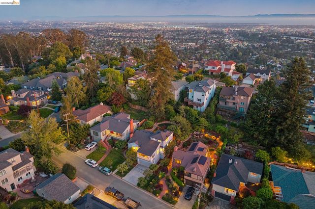 1841 Carter St, Oakland, CA 94602
