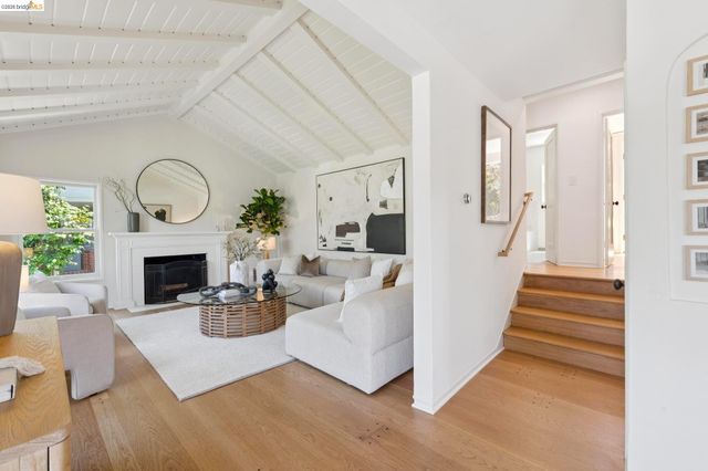1841 Carter St, Oakland, CA 94602