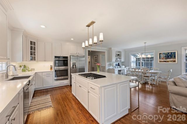 2220 Colony Road, Charlotte, NC 28209