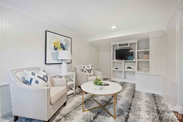 2220 Colony Road, Charlotte, NC 28209