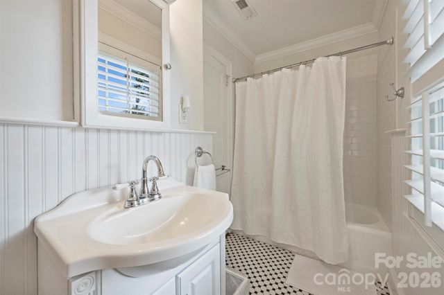 2220 Colony Road, Charlotte, NC 28209