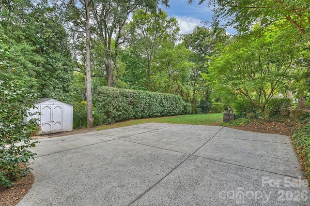 2220 Colony Road, Charlotte, NC 28209