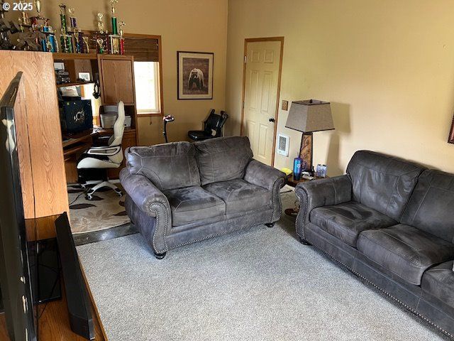 1627 MAPLE St, Myrtle Point, OR 97458