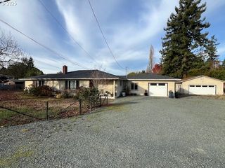 1627 MAPLE St, Myrtle Point, OR 97458