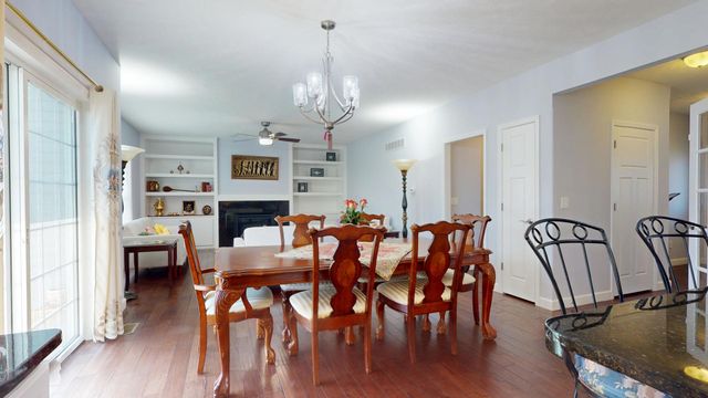 1709 E Horizon Lane, Urbana, IL 61802