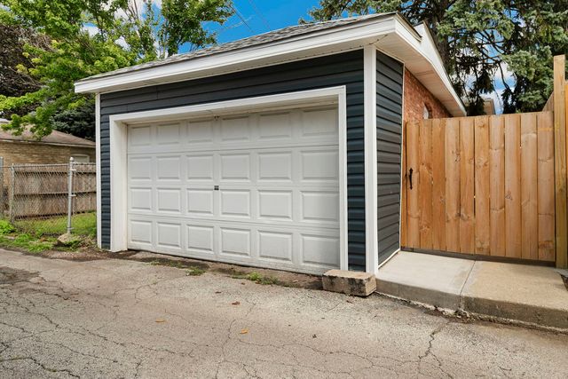2510 Oak Park Avenue, Berwyn, IL 60402