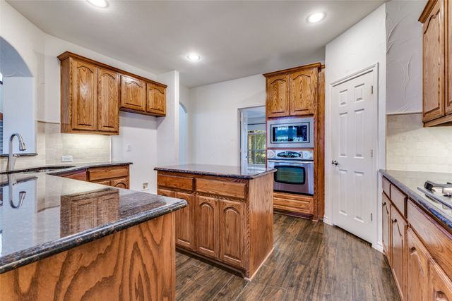 529 Windward Drive, Murphy, TX 75094