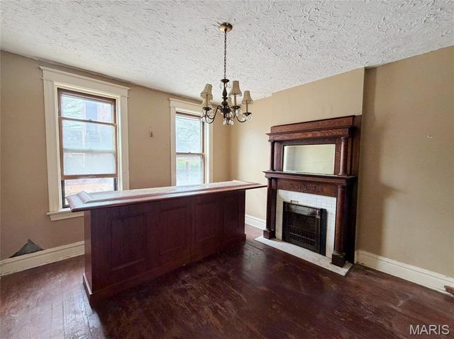 1211 Victor Street, St Louis, MO 63104