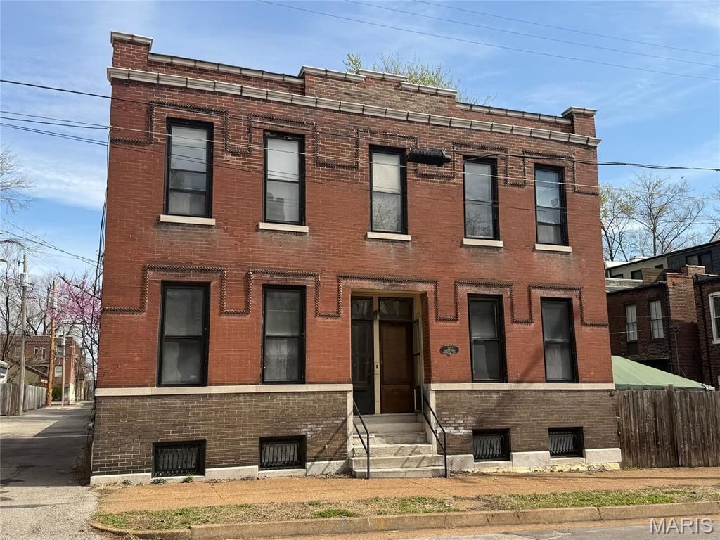 1211 Victor Street, St Louis, MO 63104