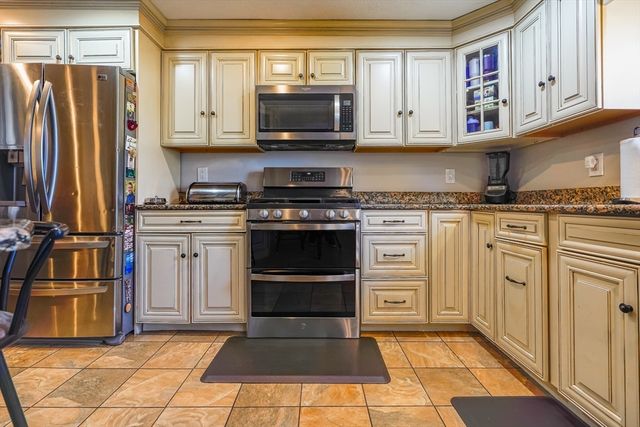 142 Norman St, Fall River, MA 02721