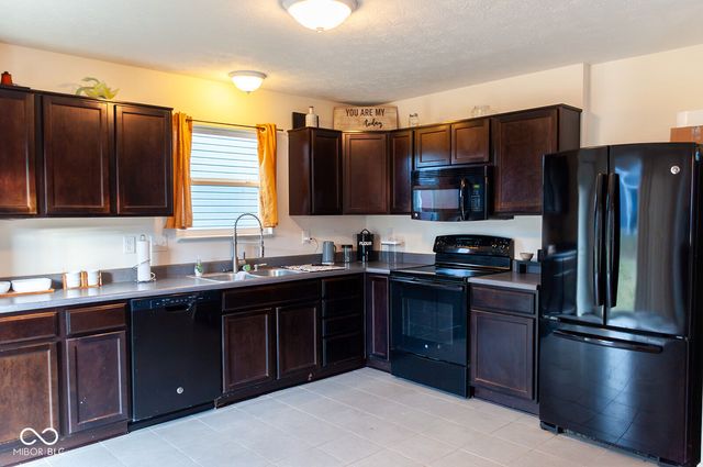 2478 Cedarmill Drive, Franklin, IN 46131