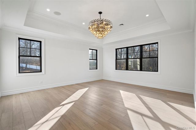 30 Main Parkway, Plainview, NY 11803