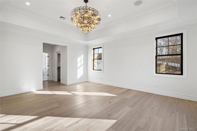 30 Main Parkway, Plainview, NY 11803