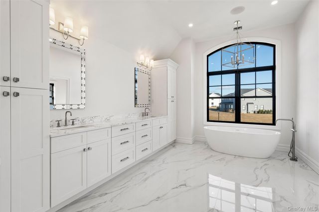 30 Main Parkway, Plainview, NY 11803