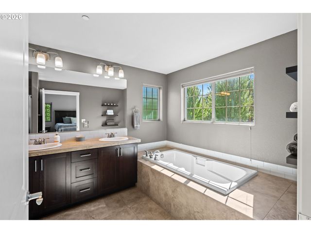 28432 Sw ORLEANS Ave, Wilsonville, OR 97070
