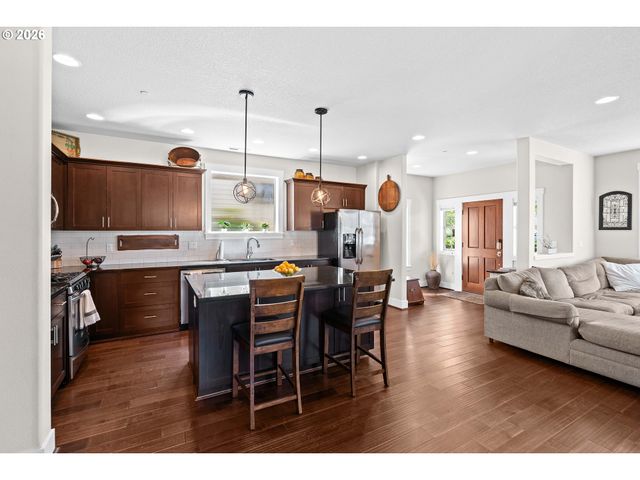 28432 Sw ORLEANS Ave, Wilsonville, OR 97070