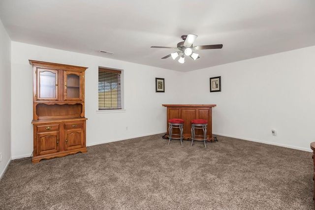 2085 Country View Court, Tonganoxie, KS 66086