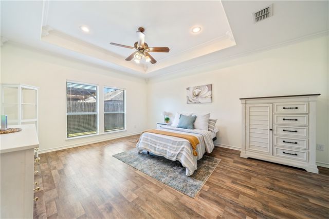 6825 Island Park Ct, Corpus Christi, TX 78414