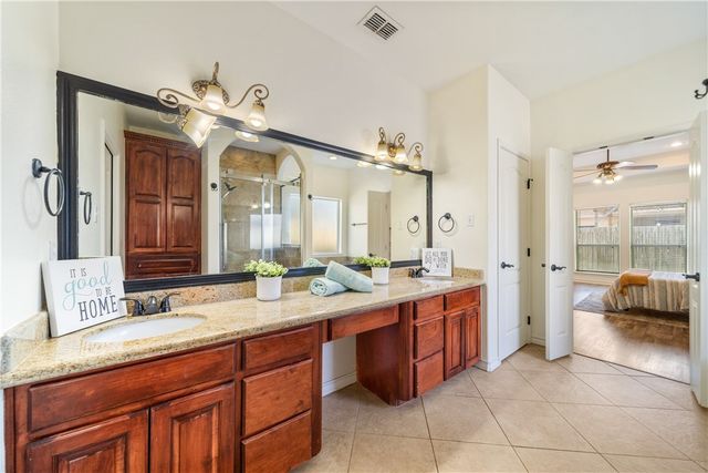 6825 Island Park Ct, Corpus Christi, TX 78414